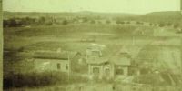 widok z góry Haffke'go na SUW, w tle panorama Kartuz z początku XX w